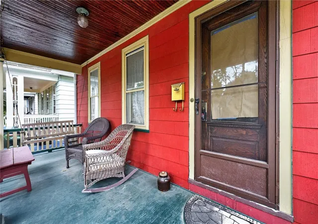Photo 3 of Sale Pending at 123 Oakland St, Rochester, NY 14620 | MLS# R1709949 | Listing updated on 2026-09-12