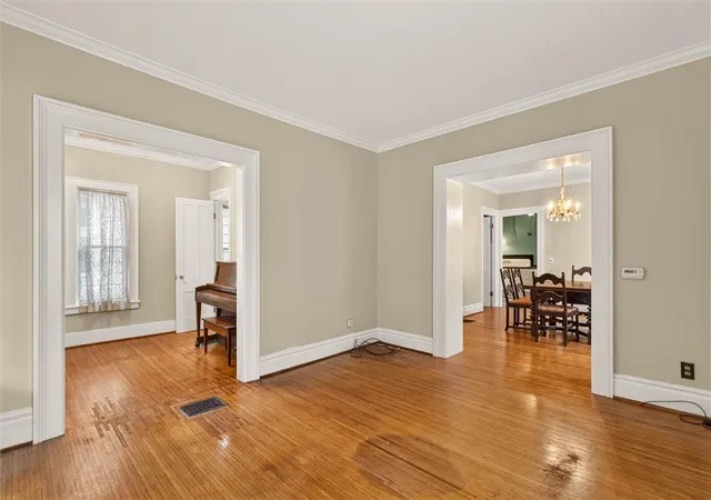 Photo 4 of Sale Pending at 123 Oakland St, Rochester, NY 14620 | MLS# R1709949 | Listing updated on 2026-09-12