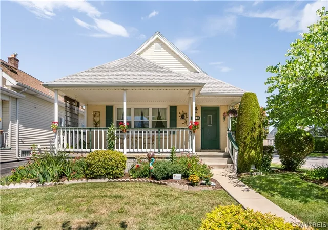 Photo 2 of Sale Pending at 317 Westgate Rd, Tonawanda, NY 14217 | MLS# B1710071 | Listing updated on 2026-09-17