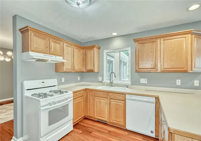 Photo 4 of Sale Pending at 56 Ayrshire Ln, Henrietta, NY 14467 | MLS# R1710125 | Listing updated on 2026-09-14