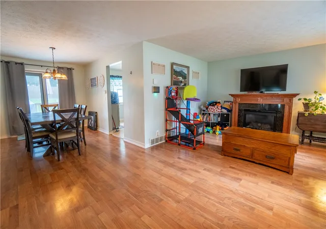 Photo 4 of Sale Pending at 49 Gateway Rd, Chili, NY 14624 | MLS# R1710034 | Listing updated on 2026-09-02