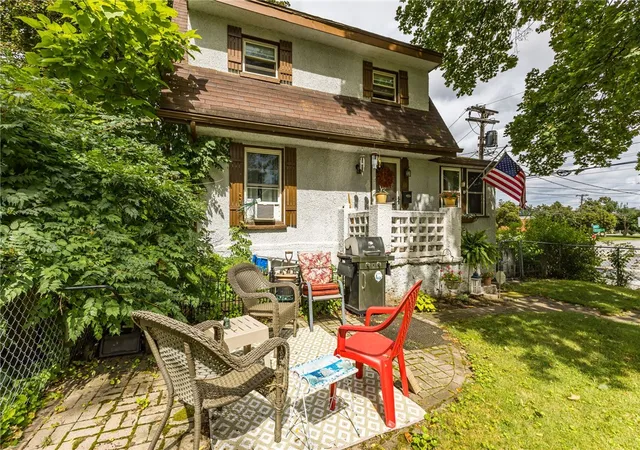 Photo 2 of Single family home for sale at 11 Woodneath Crescent, East Rochester, NY 14445 | MLS# R1709729 | Listing updated on 2026-08-27