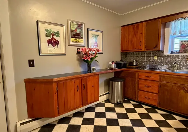 Photo 3 of Sale Pending at 141 East St, Oneonta, NY 13820 | MLS# R1703297 | Listing updated on 2026-08-31