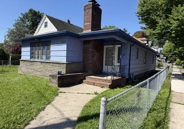 Photo 3 of Sale Pending at 1127 N Goodman St, Rochester, NY 14609 | MLS# R1704967 | Listing updated on 2026-08-29