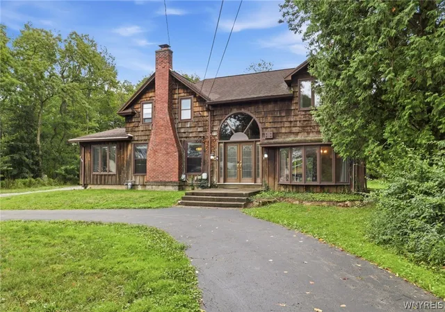 Photo 2 of Single family home for sale at 7149 Derby Rd, Evans, NY 14047 | MLS# B1709526 | Listing updated on 2026-09-12