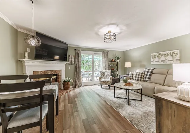 Photo 4 of Sale Pending at 153 Courtshire Ln, Penfield, NY 14526 | MLS# R1709588 | Listing updated on 2026-09-04