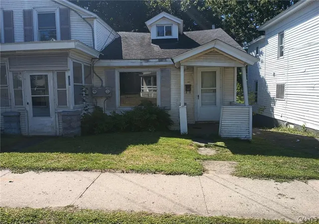 Photo 2 of Multi family home for sale at 160 W Bridge St, Oswego, NY 13126 | MLS# S1708673 | Listing updated on 2026-08-26