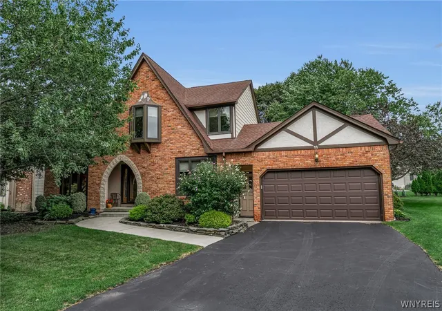 Photo 1 of Sale Pending at 11 Homewood Ct, Amherst, NY 14221 | MLS# B1709903 | Listing updated on 2026-08-31