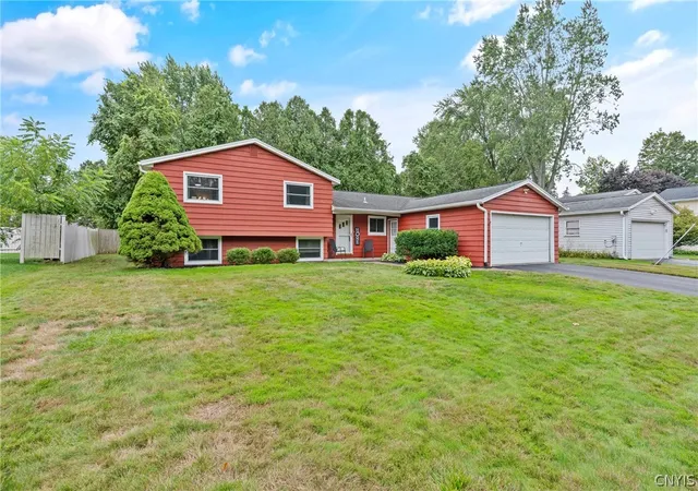 Photo 2 of Sale Pending at 4128 Willowbrook Dr, Clay, NY 13090 | MLS# S1710007 | Listing updated on 2026-09-02