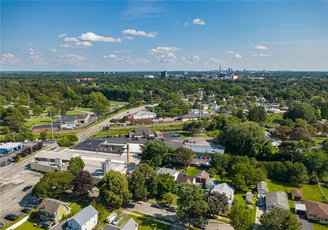Photo 3 of Single family home for sale at 35 Banker Pl, Rochester, NY 14616 | MLS# R1707947 | Listing updated on 2026-09-13