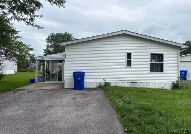 Manufactured home for sale at 329 Applewood, Lockport Town, NY 14094 | MLS# B1709318