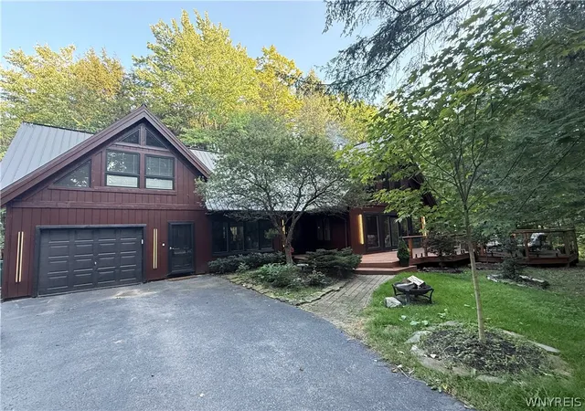 Photo 1 of Single family home for sale at 33 Woodstock Rd, Concord, NY 14069 | MLS# B1708837 | Listing updated on 2026-09-06