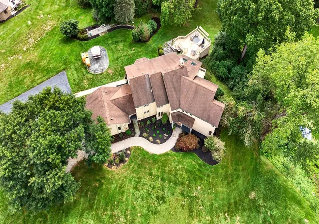 Photo 3 of Sale Pending at 11 Pondview Dr, Perinton, NY 14534 | MLS# R1709065 | Listing updated on 2026-09-04