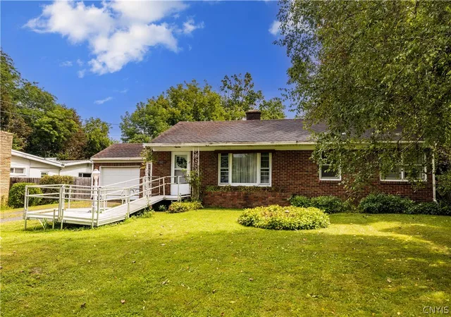Photo 2 of Single family home for sale at 107 Mott Rd, Manlius, NY 13066 | MLS# S1709522 | Listing updated on 2026-09-07
