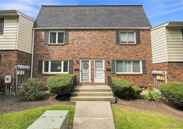 Photo 1 of Sale Pending at 25 Stoneledge Ct, Amherst, NY 14221 | MLS# B1710204 | Listing updated on 2026-08-28