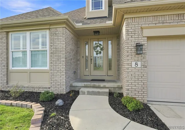 Photo 3 of Sale Pending at 8 Samantha Ct, West Seneca, NY 14224 | MLS# B1709235 | Listing updated on 2026-09-14