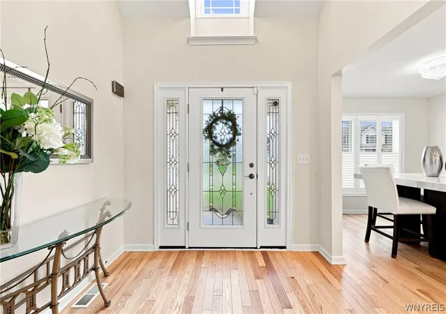 Photo 4 of Sale Pending at 8 Samantha Ct, West Seneca, NY 14224 | MLS# B1709235 | Listing updated on 2026-09-14