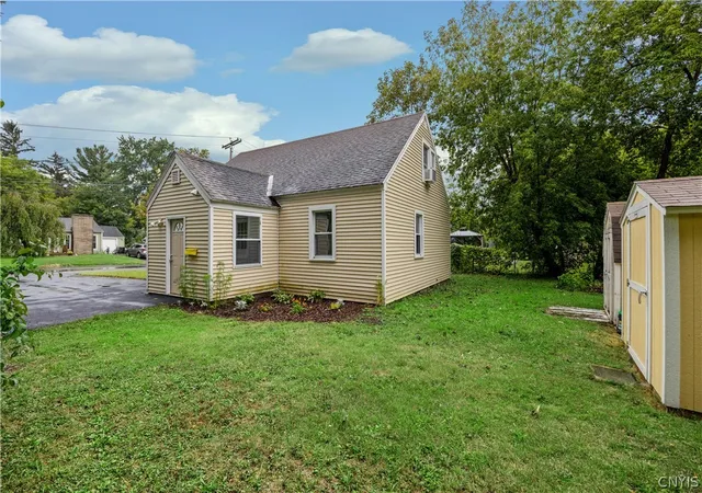 Photo 2 of Single family home for sale at 41 Grover St, De Witt, NY 13057 | MLS# S1709959 | Listing updated on 2026-09-04