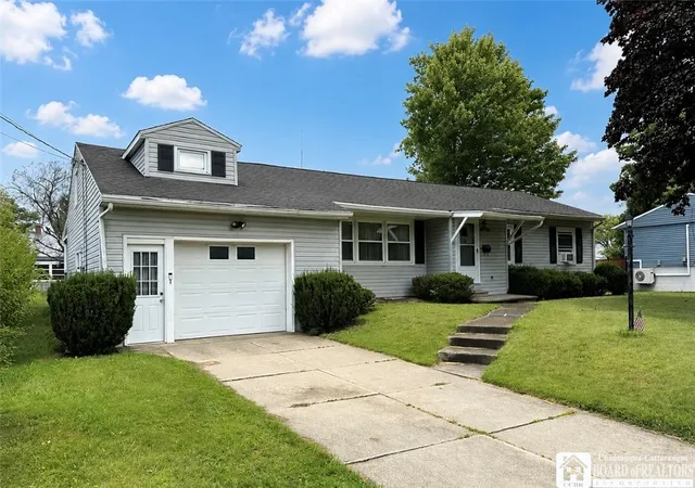 Photo 2 of Single family home for sale at 54 Delevan Ave, Jamestown, NY 14701 | MLS# R1709873 | Listing updated on 2026-09-12