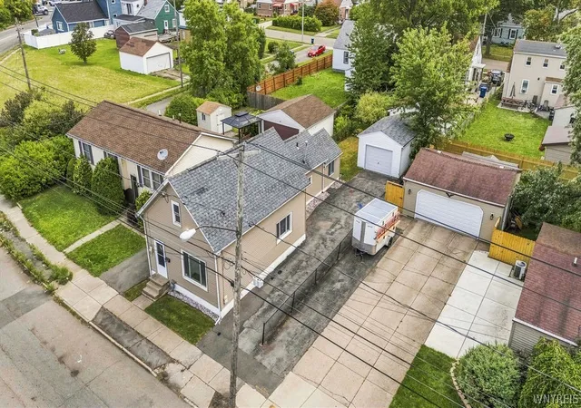 Photo 3 of Sale Pending at 711 S Ogden St, Buffalo, NY 14206 | MLS# B1710198 | Listing updated on 2026-09-03