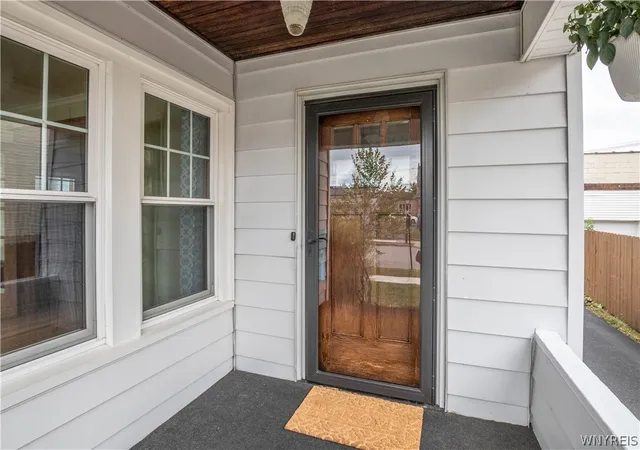 Photo 3 of Sale Pending at 17 Westgate Rd, Tonawanda, NY 14217 | MLS# B1709129 | Listing updated on 2026-09-08