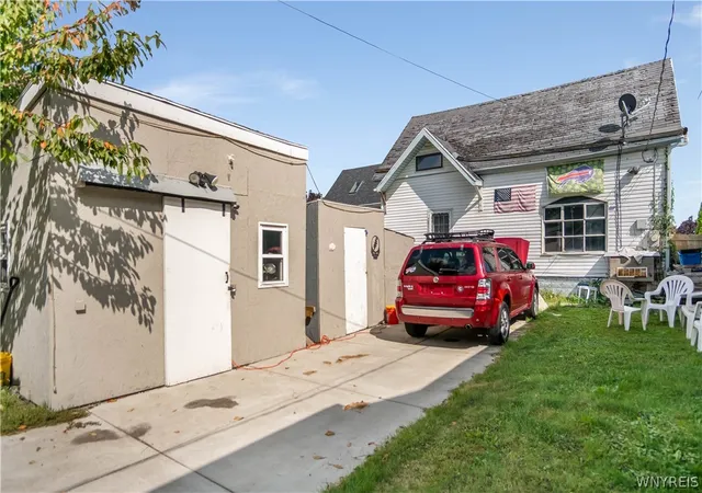 Photo 2 of Single family home for sale at 193 Maurice St, Buffalo, NY 14210 | MLS# B1709940 | Listing updated on 2026-09-09