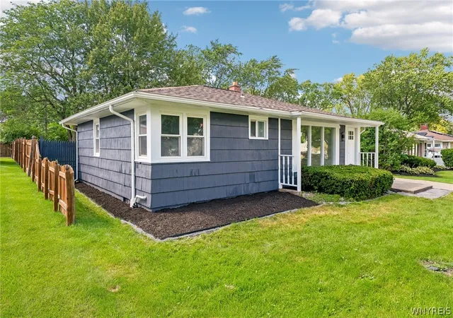 Photo 1 of Single family home for sale at 132 Glenhurst Rd, Tonawanda, NY 14150 | MLS# B1710266 | Listing updated on 2026-09-16