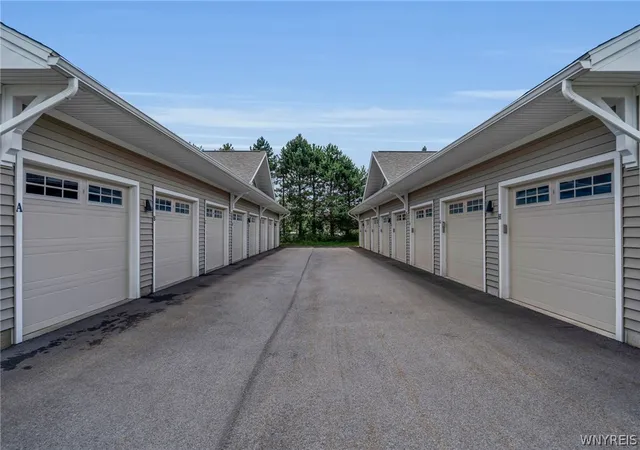 Photo 3 of Condo for sale at 293 Northill Dr E Dr #E, Amherst, NY 14221 | MLS# B1709326 | Listing updated on 2026-09-12