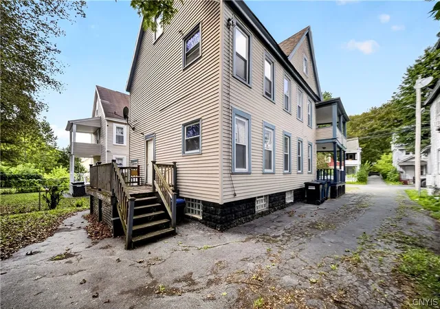 Photo 3 of Multi family home for sale at 127 Hartson St, Syracuse, NY 13204 | MLS# S1709687 | Listing updated on 2026-08-27