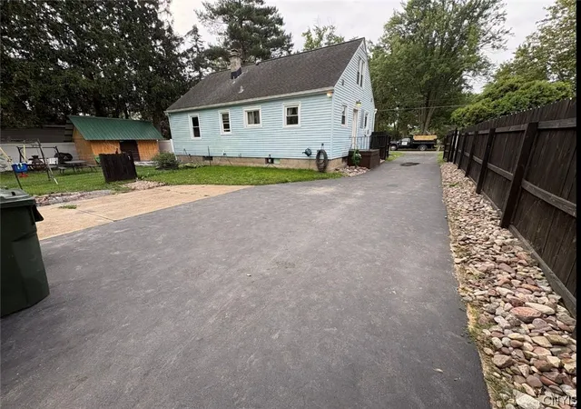 Photo 3 of Single family home for sale at 1340 Parkview Dr, North Tonawanda, NY 14120 | MLS# S1710281 | Listing updated on 2026-09-14