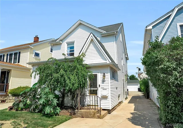 Photo 1 of Single family home for sale at 218 Mckinley Ave, Tonawanda, NY 14217 | MLS# B1708278 | Listing updated on 2026-09-20