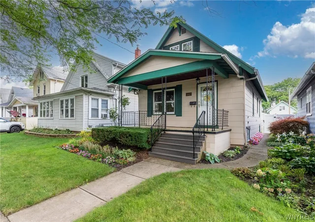 Photo 2 of Sale Pending at 2462 Willow Ave, Niagara Falls, NY 14305 | MLS# B1710277 | Listing updated on 2026-09-05