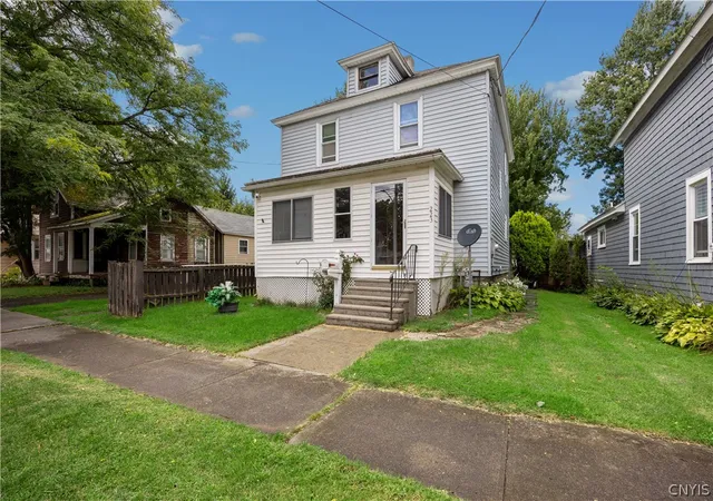 Photo 1 of Single family home for sale at 223 E Elm St, Oneida, NY 13421 | MLS# S1710307 | Listing updated on 2026-08-27
