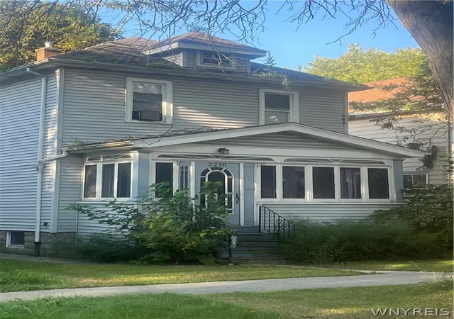 Photo 2 of Sale Pending at 2240 Willow Ave, Niagara Falls, NY 14305 | MLS# B1710292 | Listing updated on 2026-09-14