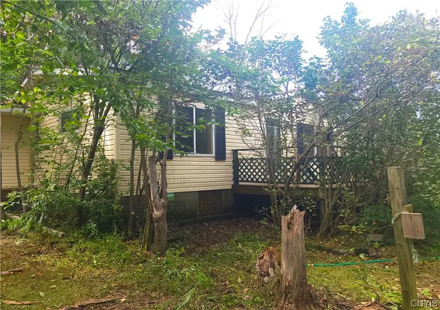 Photo 1 of Manufactured home for sale at 44001 Cross Island Rd, Orleans, NY 13640 | MLS# S1710325 | Listing updated on 2026-08-28