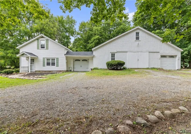 Photo 3 of Single family home for sale at 7805 Hicks Rd, Lysander, NY 13027 | MLS# S1709323 | Listing updated on 2026-09-09