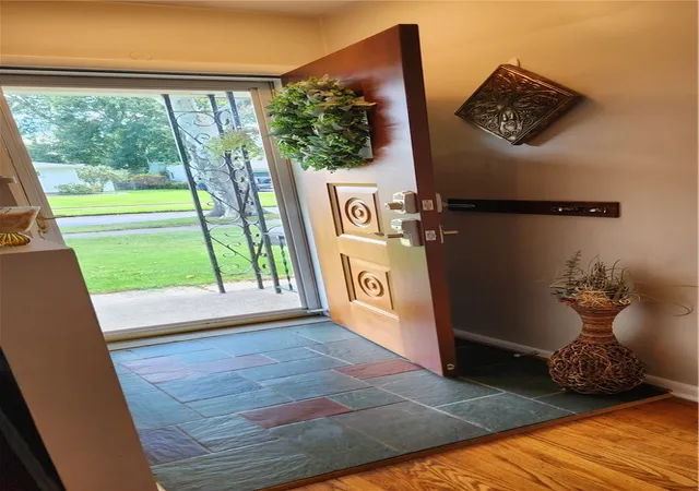 Photo 3 of Sale Pending at 48 Belview Dr, Irondequoit, NY 14609 | MLS# R1710351 | Listing updated on 2026-09-09