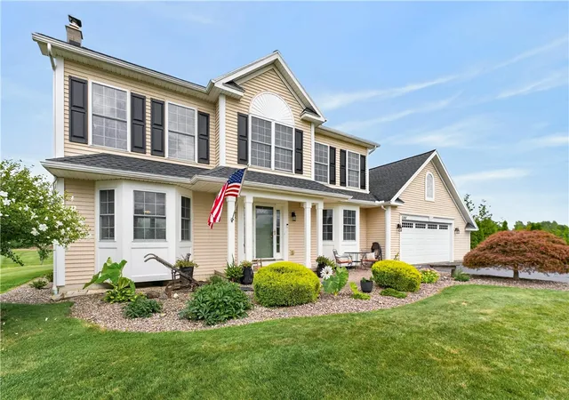 Photo 3 of Sale Pending at 1361 Cherry Laurel Cir, Webster, NY 14580 | MLS# R1710241 | Listing updated on 2026-09-05