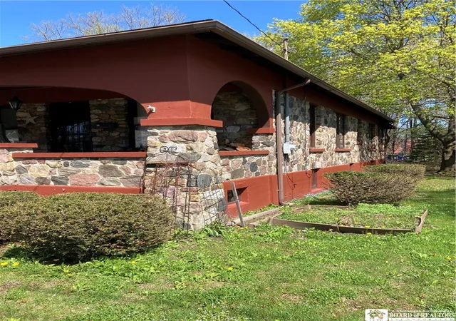 Photo 2 of Single family home for sale at 57 Maple Ave, Pomfret, NY 14063 | MLS# R1710291 | Listing updated on 2026-09-02