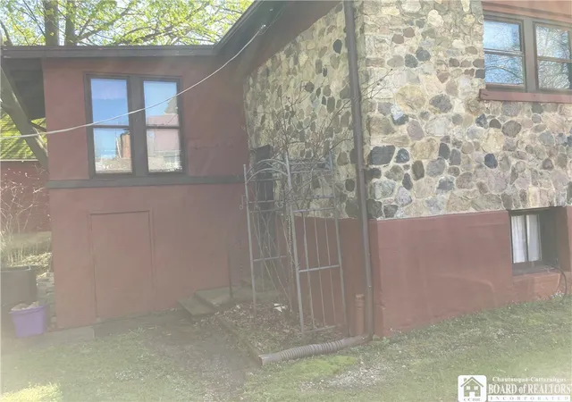 Photo 4 of Single family home for sale at 57 Maple Ave, Pomfret, NY 14063 | MLS# R1710291 | Listing updated on 2026-09-02