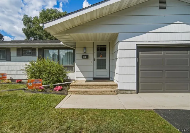 Photo 3 of Sale Pending at 7411 Rosewood Cir, Cicero, NY 13212 | MLS# S1710327 | Listing updated on 2026-08-30