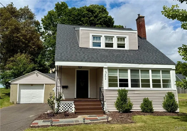 Photo 2 of Sale Pending at 202 Danbury Dr, Camillus, NY 13219 | MLS# S1710092 | Listing updated on 2026-09-01