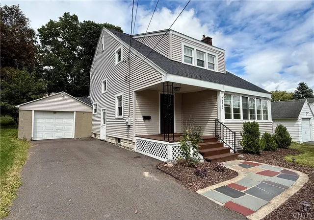 Photo 3 of Sale Pending at 202 Danbury Dr, Camillus, NY 13219 | MLS# S1710092 | Listing updated on 2026-09-01