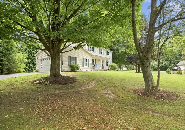 Photo 3 of Sale Pending at 1107 Nestwood Ln, Webster, NY 14580 | MLS# R1709417 | Listing updated on 2026-09-03