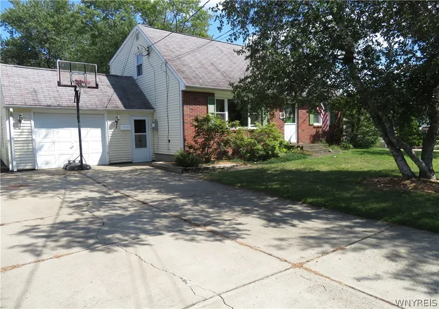 Photo 1 of Sale Pending at 351 Charlotte Ave, Hamburg, NY 14075 | MLS# B1709726 | Listing updated on 2026-08-27