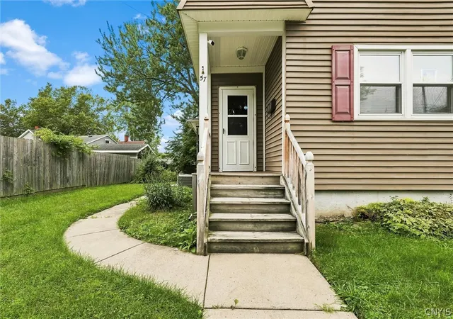 Photo 3 of Single family home for sale at 57 Parker St, Auburn, NY 13021 | MLS# S1710317 | Listing updated on 2026-08-27