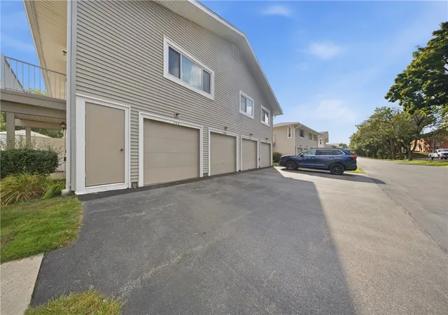 Photo 3 of Sale Pending at 560 Eastbrooke Ln, Brighton, NY 14618 | MLS# R1709786 | Listing updated on 2026-09-01