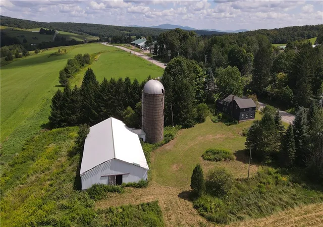 Photo 3 of Single family home for sale at 31705 State Hwy 23, Gilboa, NY 12167 | MLS# R1709928 | Listing updated on 2026-09-14