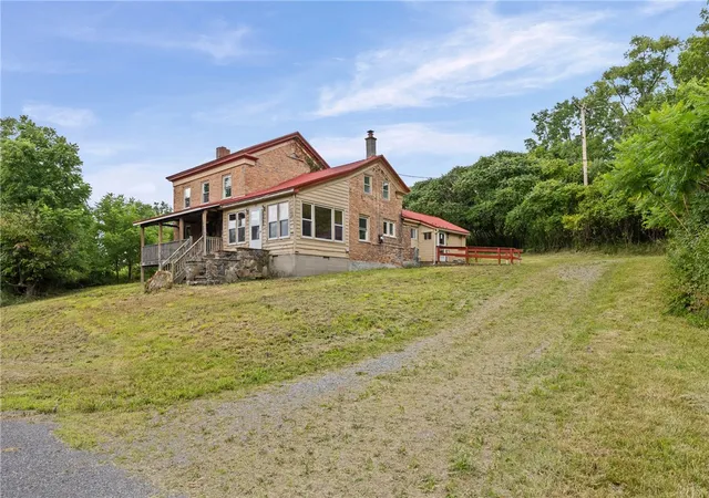 Photo 3 of Single family home for sale at 3263 Lembke Rd, Arcadia, NY 14489 | MLS# R1710181 | Listing updated on 2026-09-04
