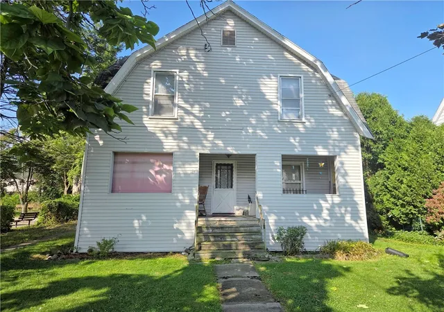 Photo 3 of Multi family home for sale at 227 Lynwood Ave, Horseheads, NY 14903 | MLS# R1709372 | Listing updated on 2026-08-27